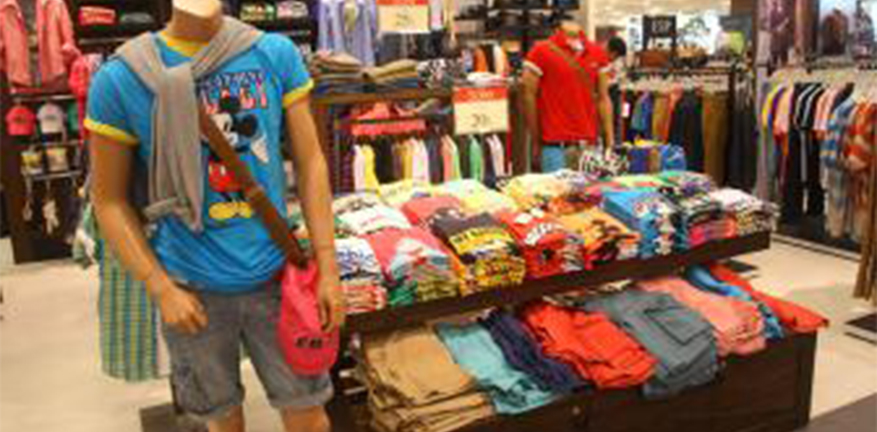 LICENSE LEGEND: A JAPANESE RETAILER QUADRUPLES USE OF U.S. COTTON TAGS